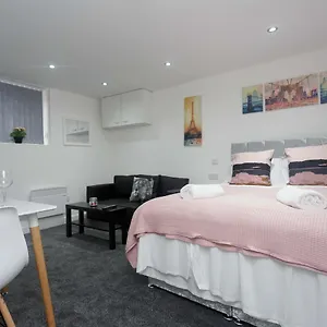 https://city-hospital-apartments-leeds-west-yorkshire.yorkshirehotels.net